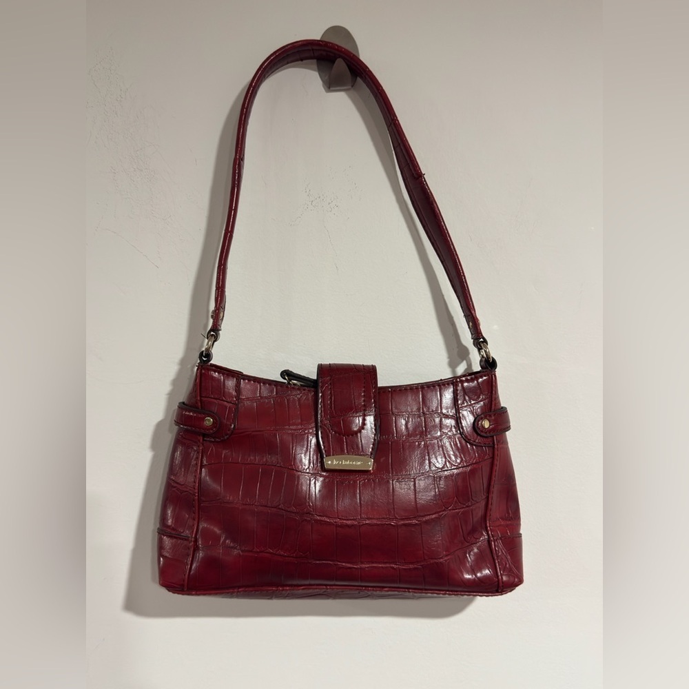 Liz Claiborne Vintage Cherry Red Croc-Embossed Shoulder Handbag - Picture 3 of 16
